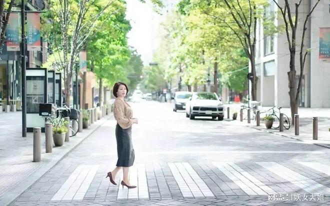 熟女街道安卓版冷狐汉化版安卓手游下载